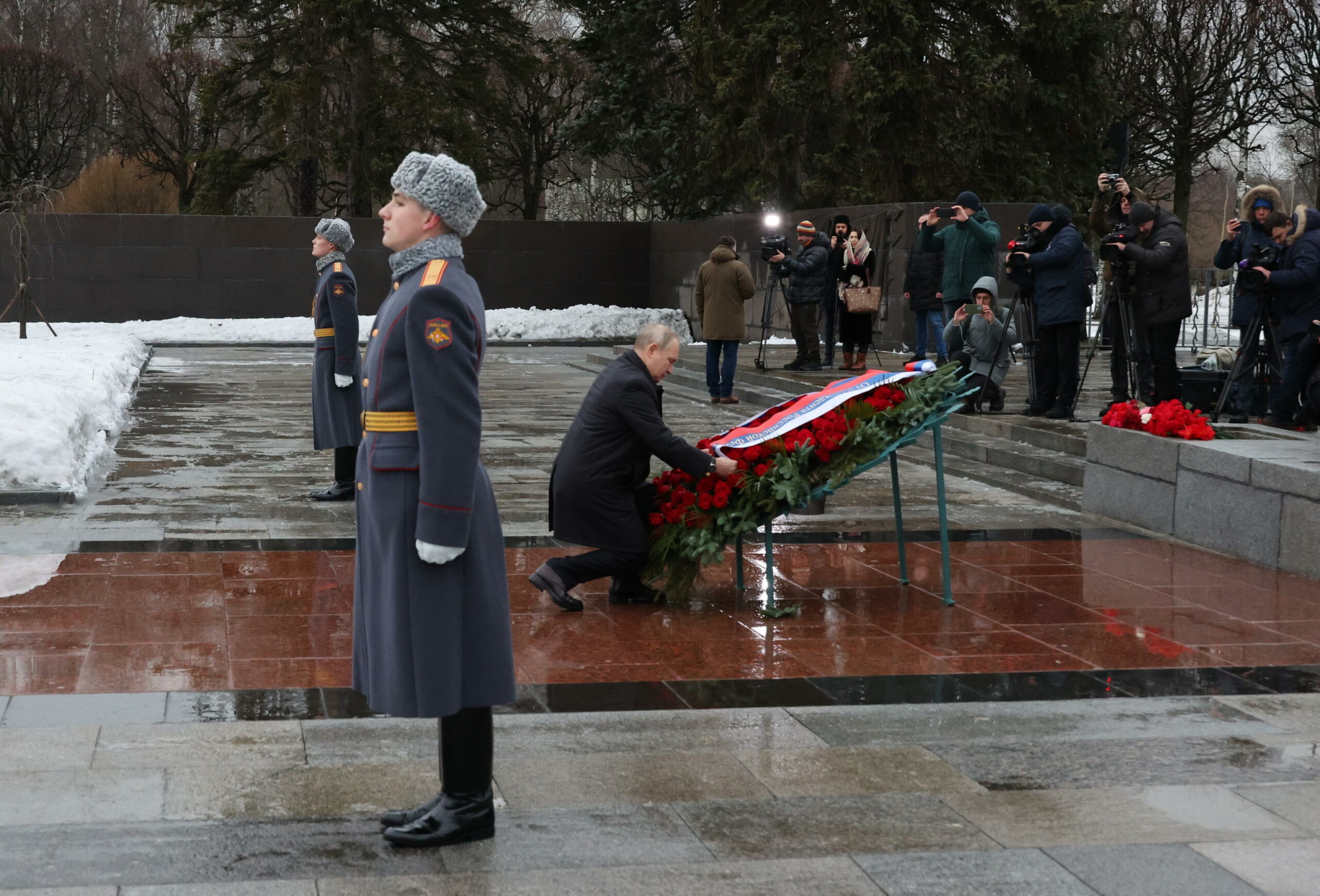 Putin commemora l'assedio di Leningrado (ANSA)