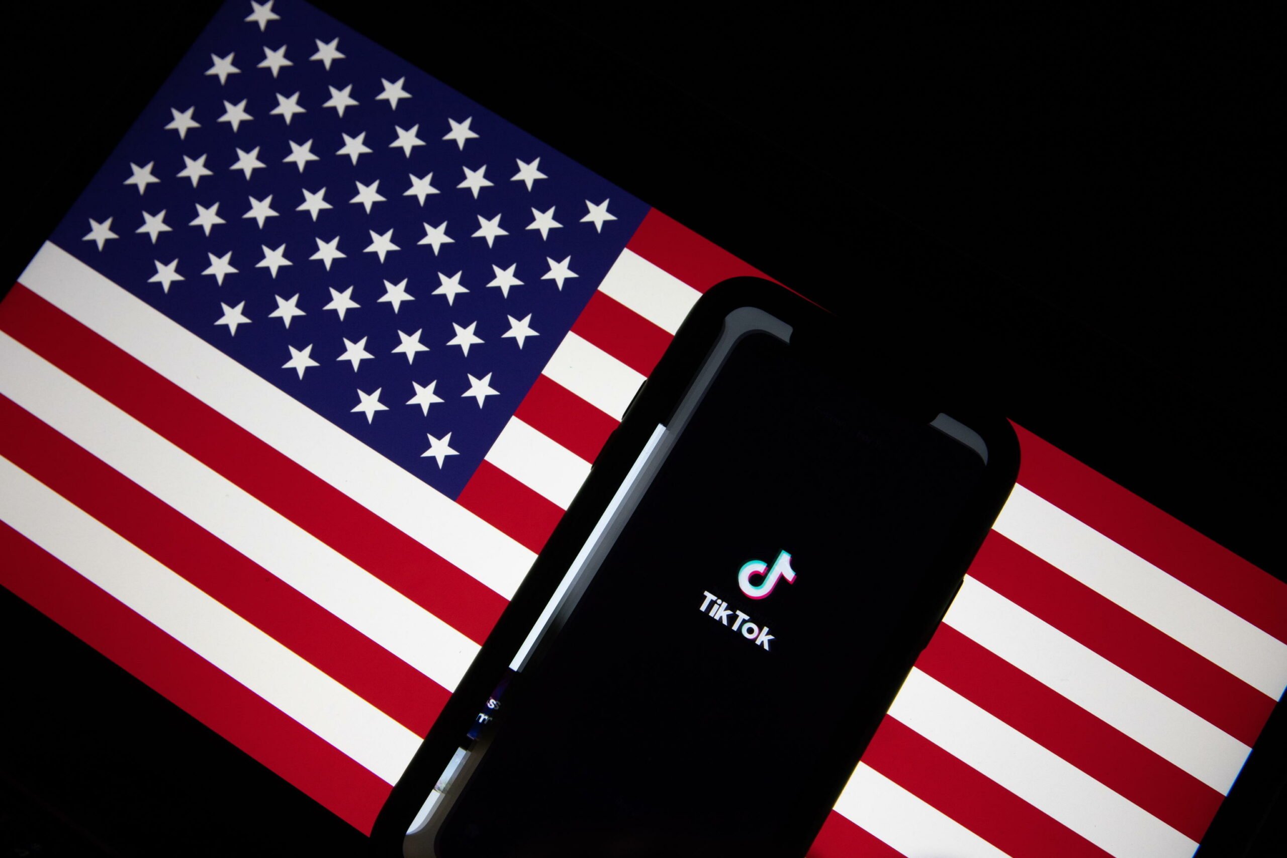 smartphone su bandiera americana