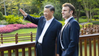 Xi Jinping ed Emmanuel Macron (ANSA)