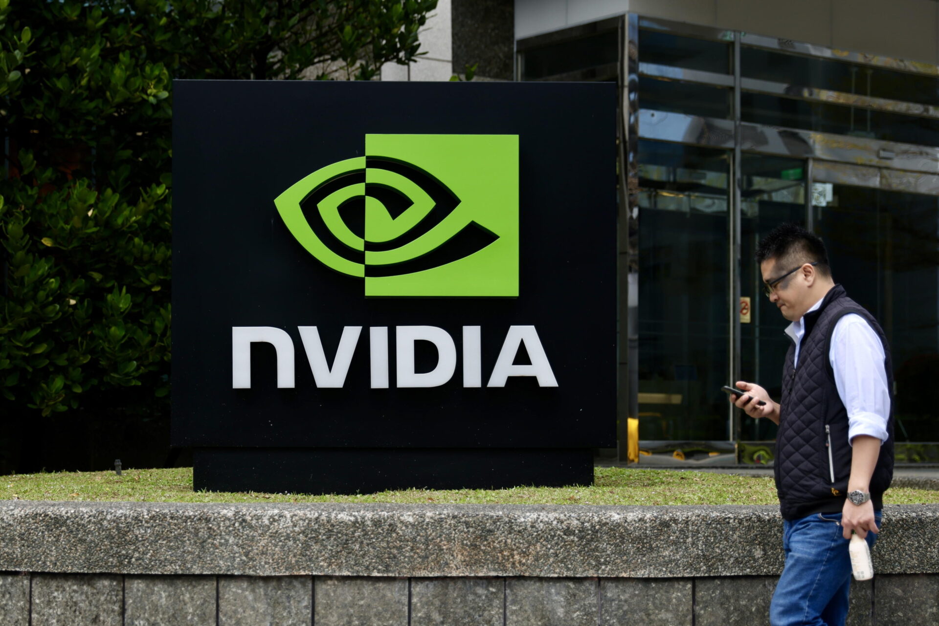 Nvidia sorpassa Apple: tra chip e Ia si gioca il futuro del capitalismo