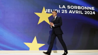 "L'Europa può morire": Macron suona la carica ma non sa dove andare