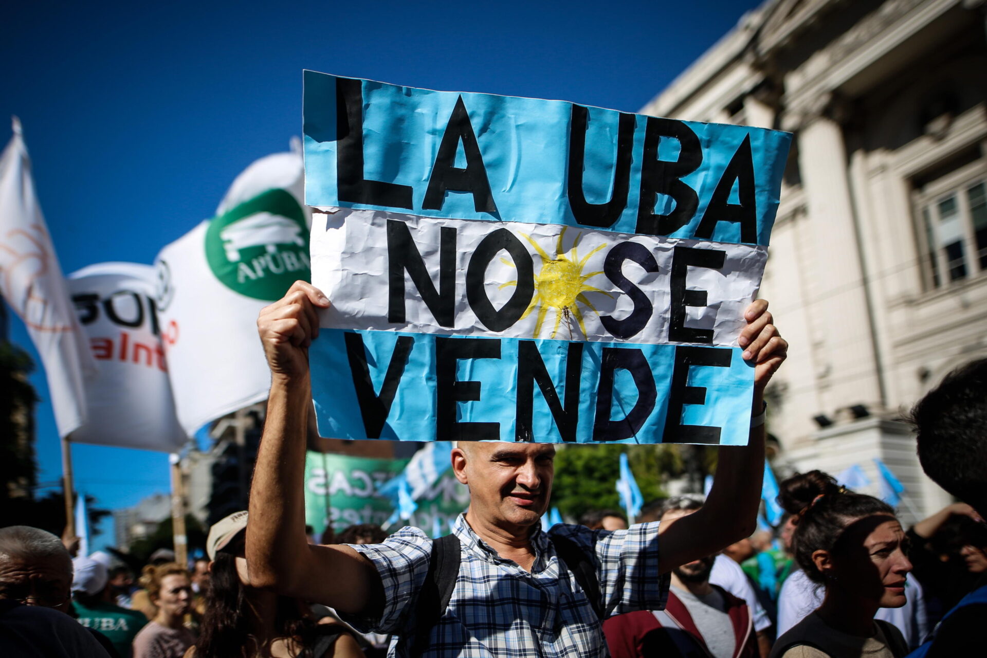 Argentina: Milei non passa l’esame delle università