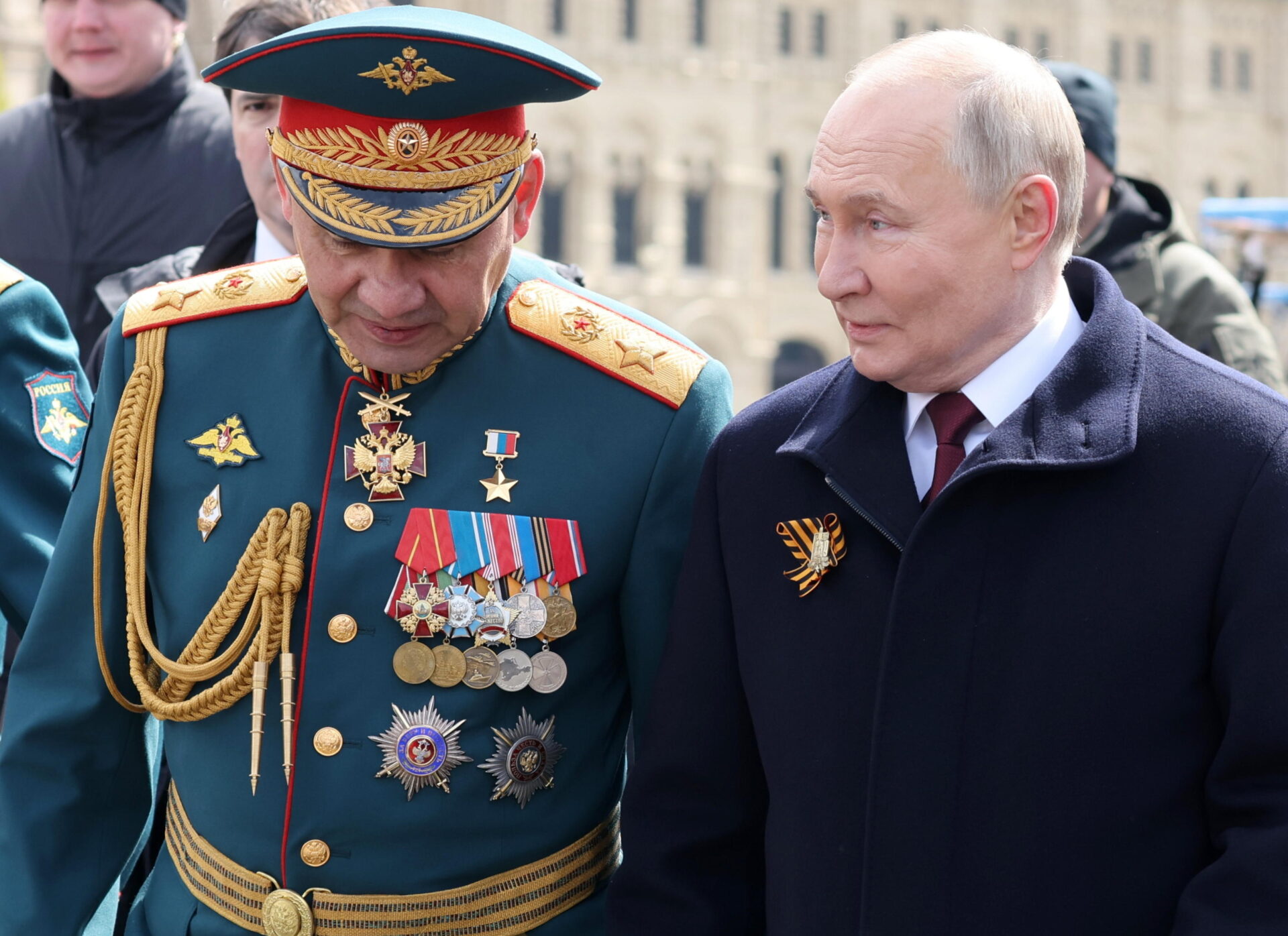 Putin sorprende: mette un civile alla Difesa e crea il “mistero Patrushev”