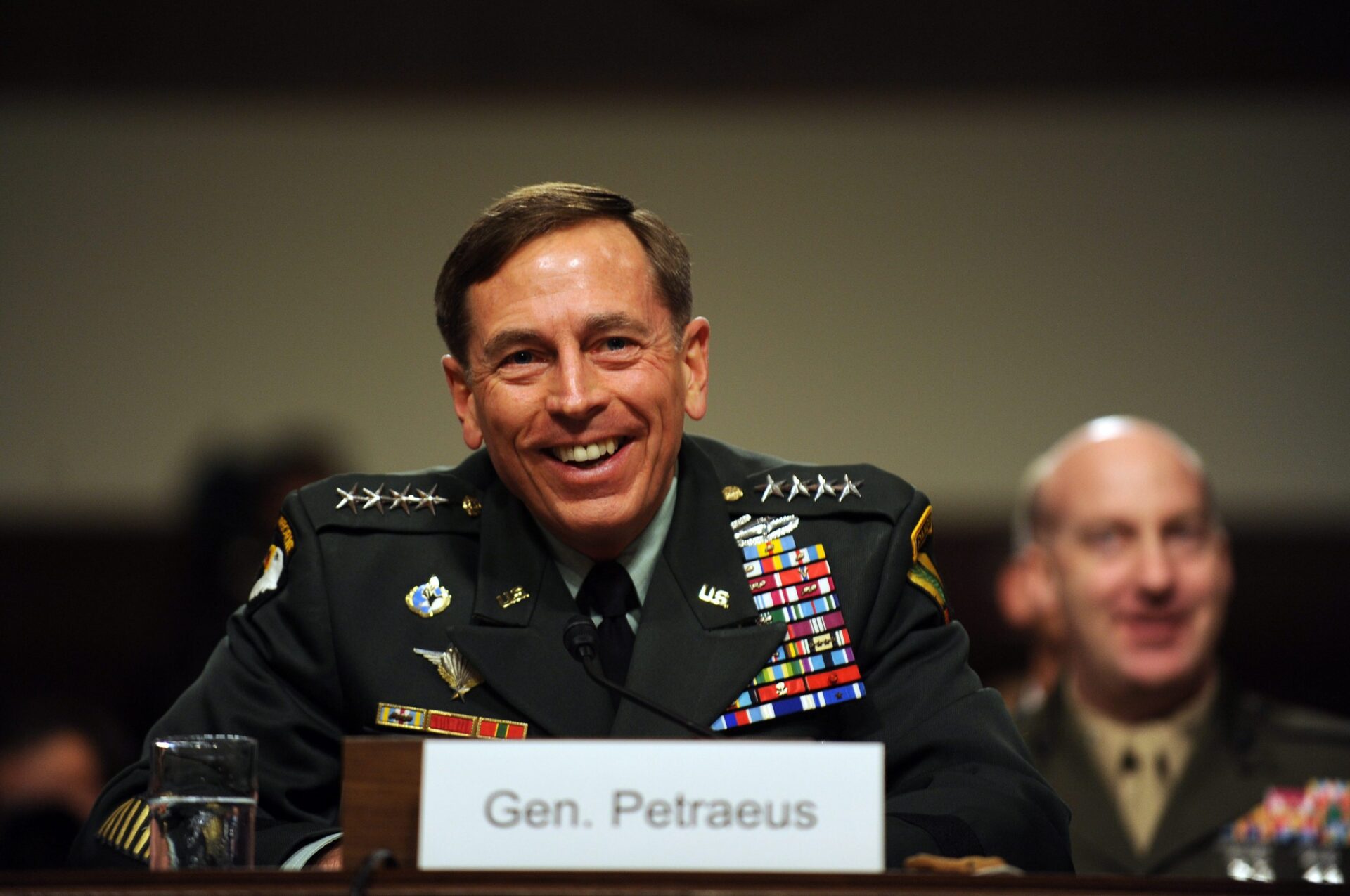 Tra Tim e CDP, le mani di Petraeus e degli ex Cia sugli asset strategici italiani