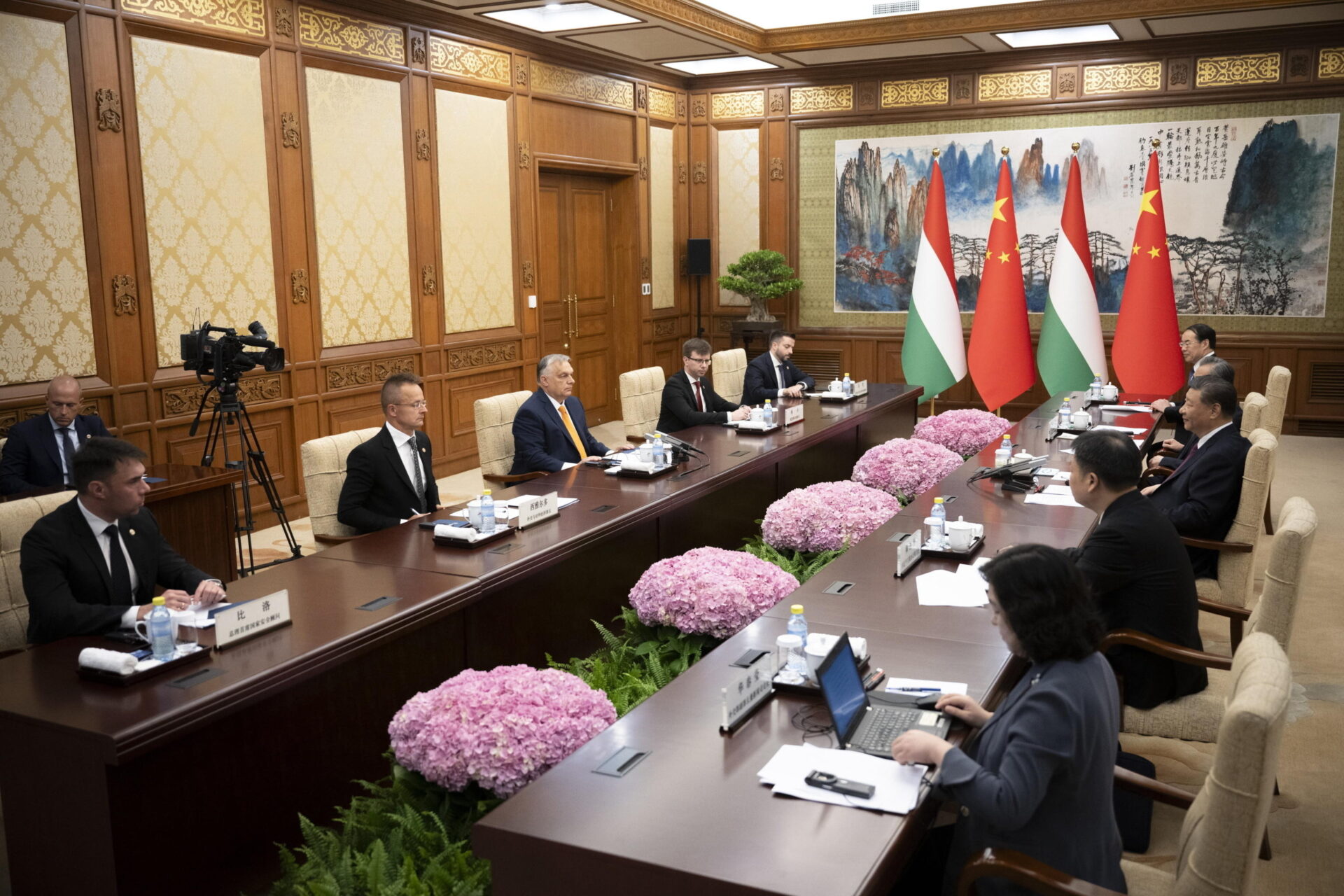 Orban also meets Xi Jinping without restraint