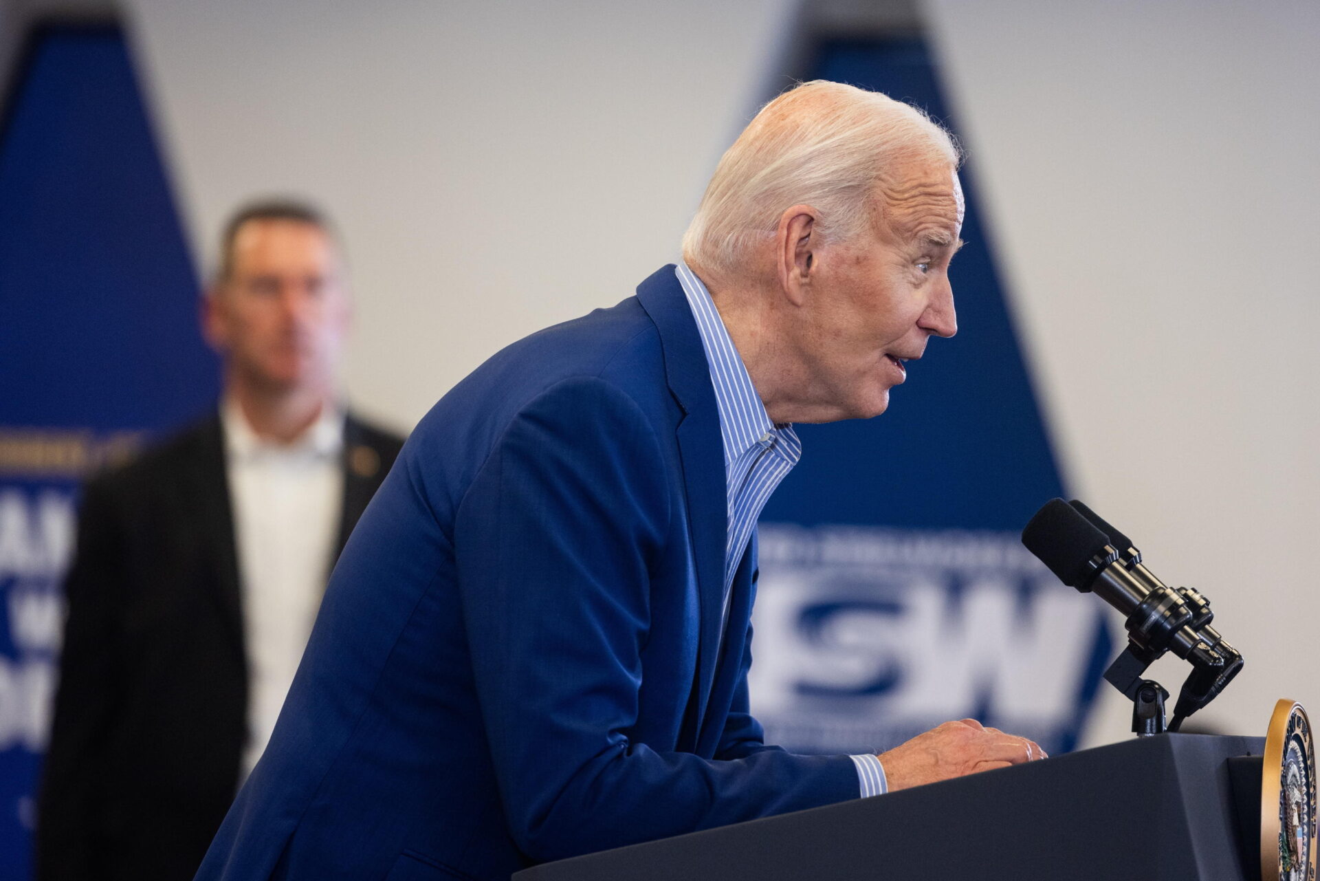 Biden al bivio sull’acciaio: o scontenta il Giappone o delude i sindacati che voteranno Harris