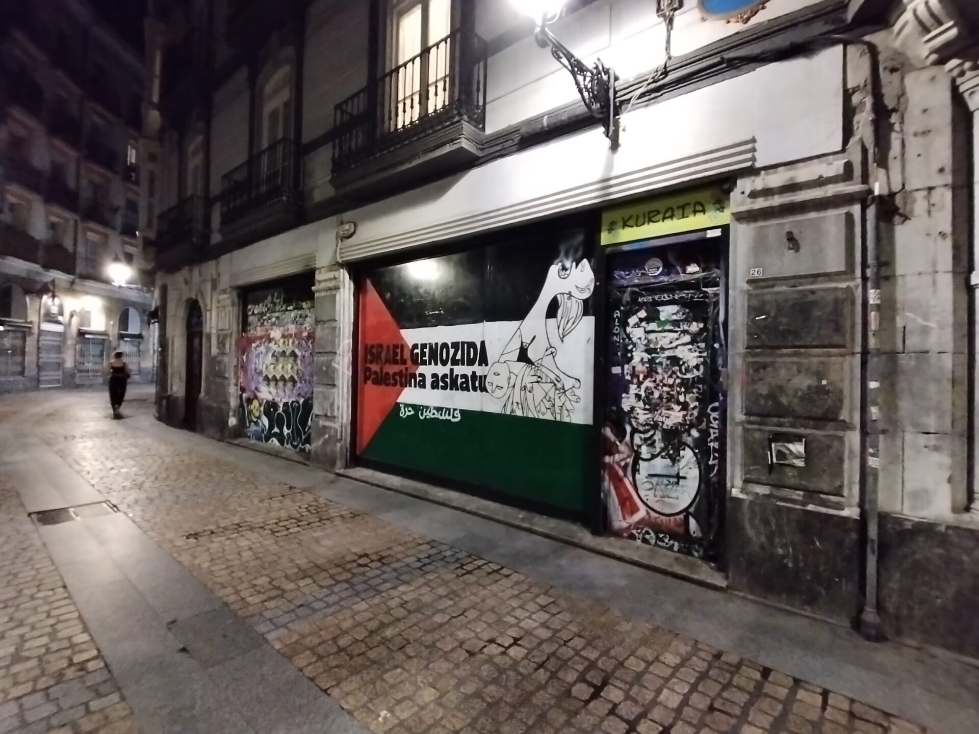 Sindacati, murales, partiti: Guernica come Gaza,  i Baschi “abbracciano” la Palestina