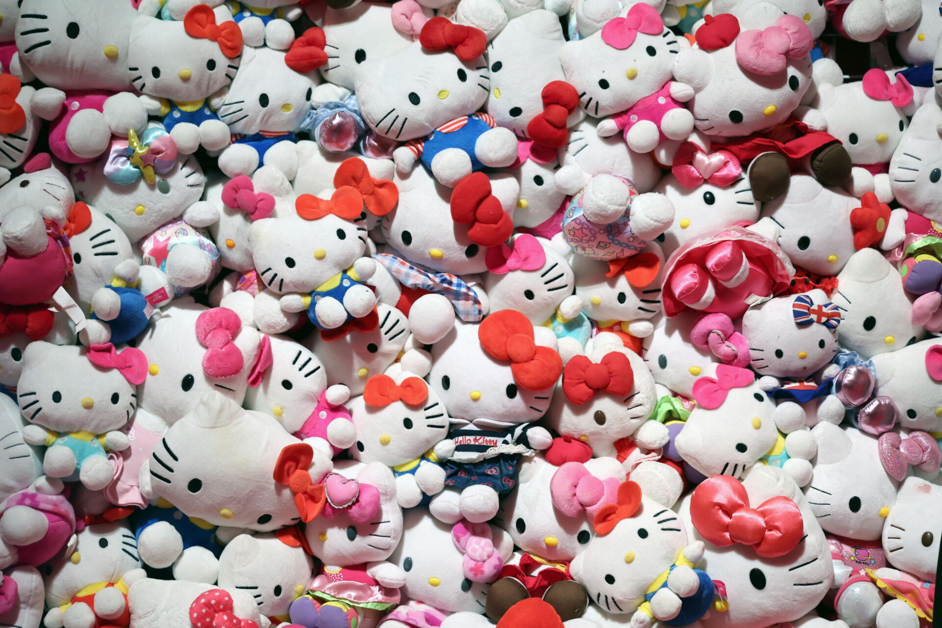 Hello Kitty, missili e utensili: così le aziende giapponesi ottengono profitti record