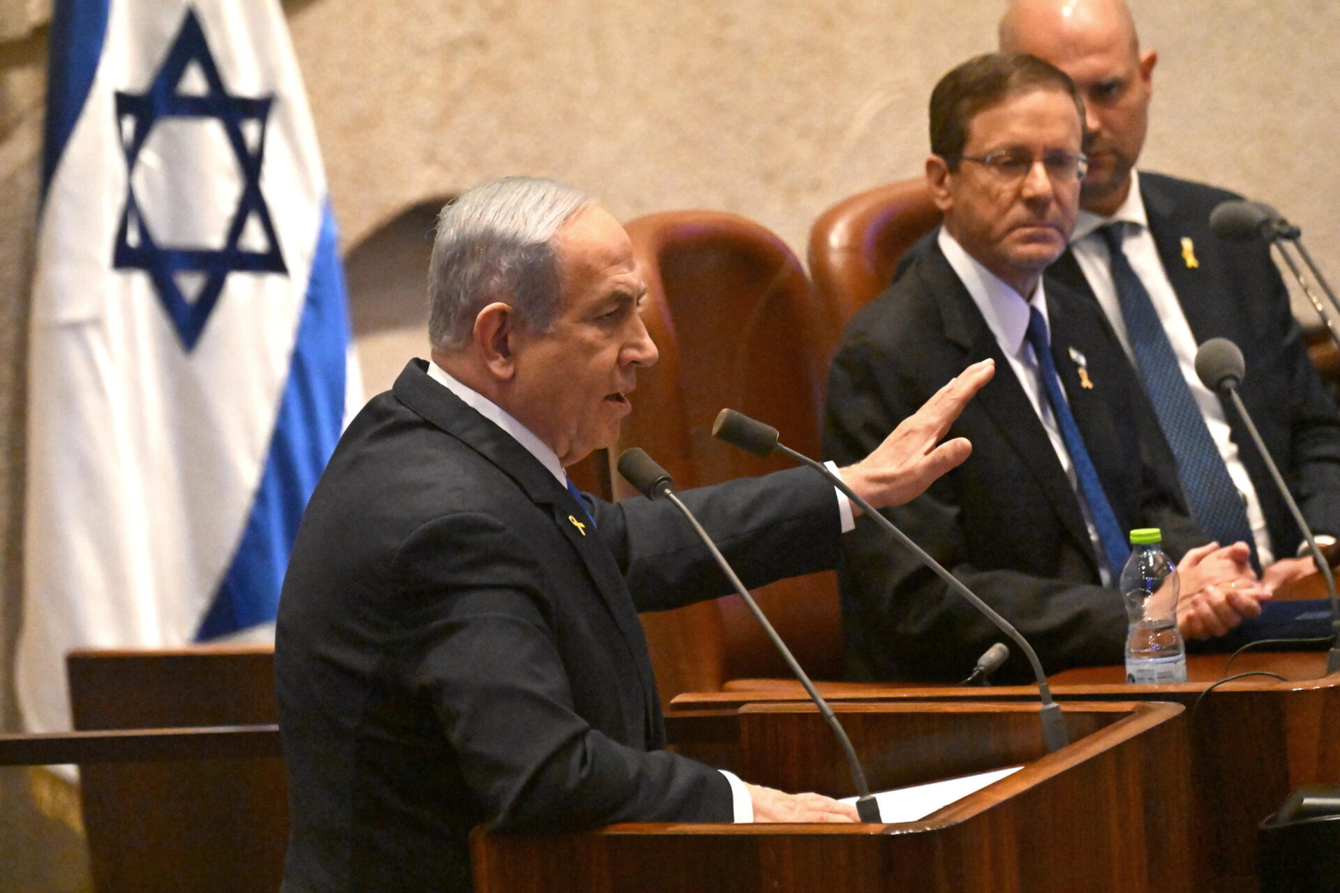 “Pesanti bombardamenti su Gaza”: Netanyahu strappa con Hamas e ordina gli attacchi sulla Striscia. Cessate il fuoco a rischio “Pesanti bombardamenti su Gaza”: Netanyahu strappa con Hamas e ordina gli attacchi sulla Striscia. Cessate il fuoco a rischio