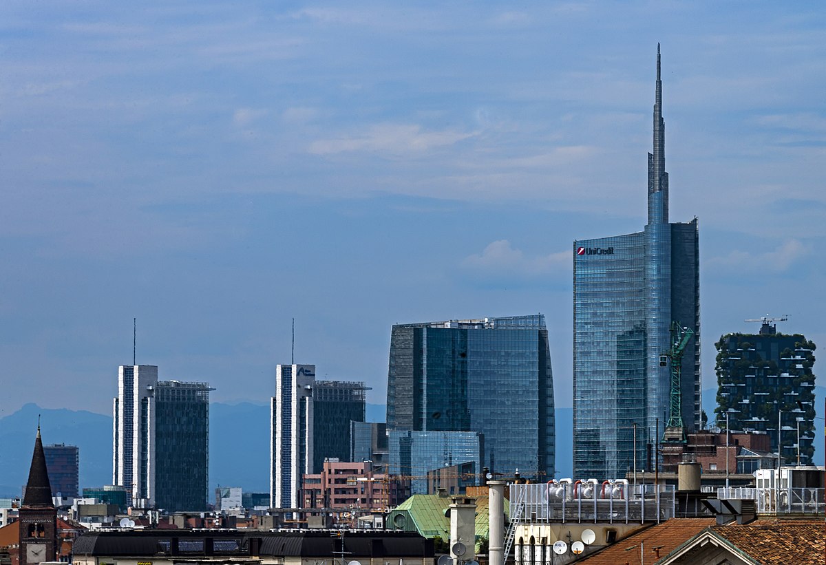 Tra Unicredit e i francesi, le grandi manovre della finanza italiana