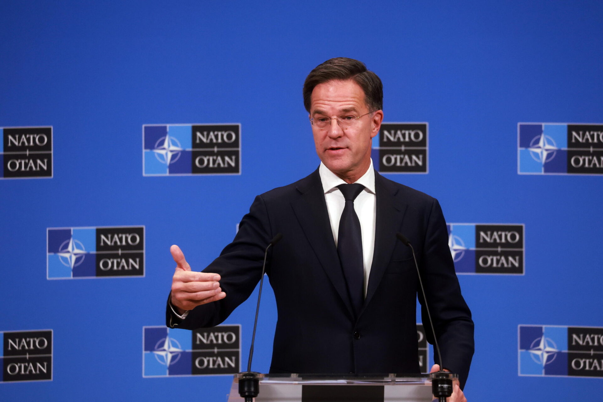 Meno pensioni, più cannoni: la “dottrina Rutte” per la spesa militare