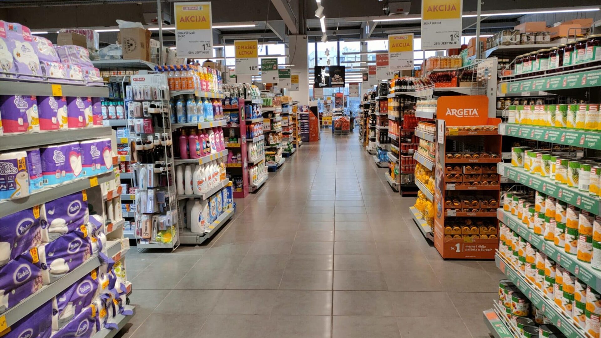 L’Est Europa contro il caro prezzi: ecco il movimento per “boicottare i supermercati”