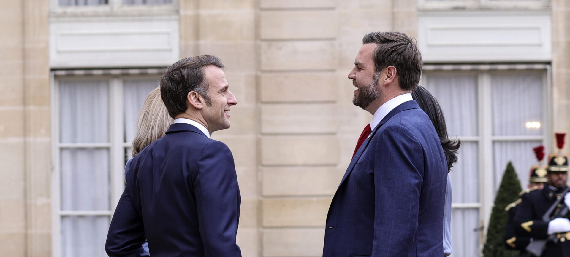 Sull’Europa piombano la “tempesta perfetta” Vance e i fiumi di retorica di Macron