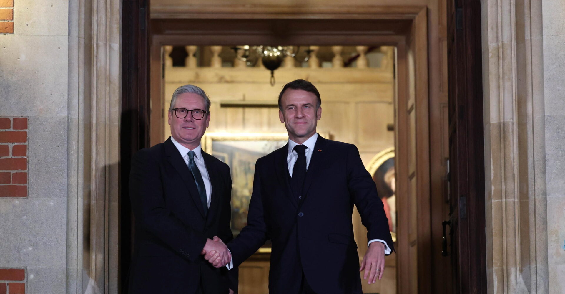 Macron e Starmer alla prova di Trump e della Difesa europea