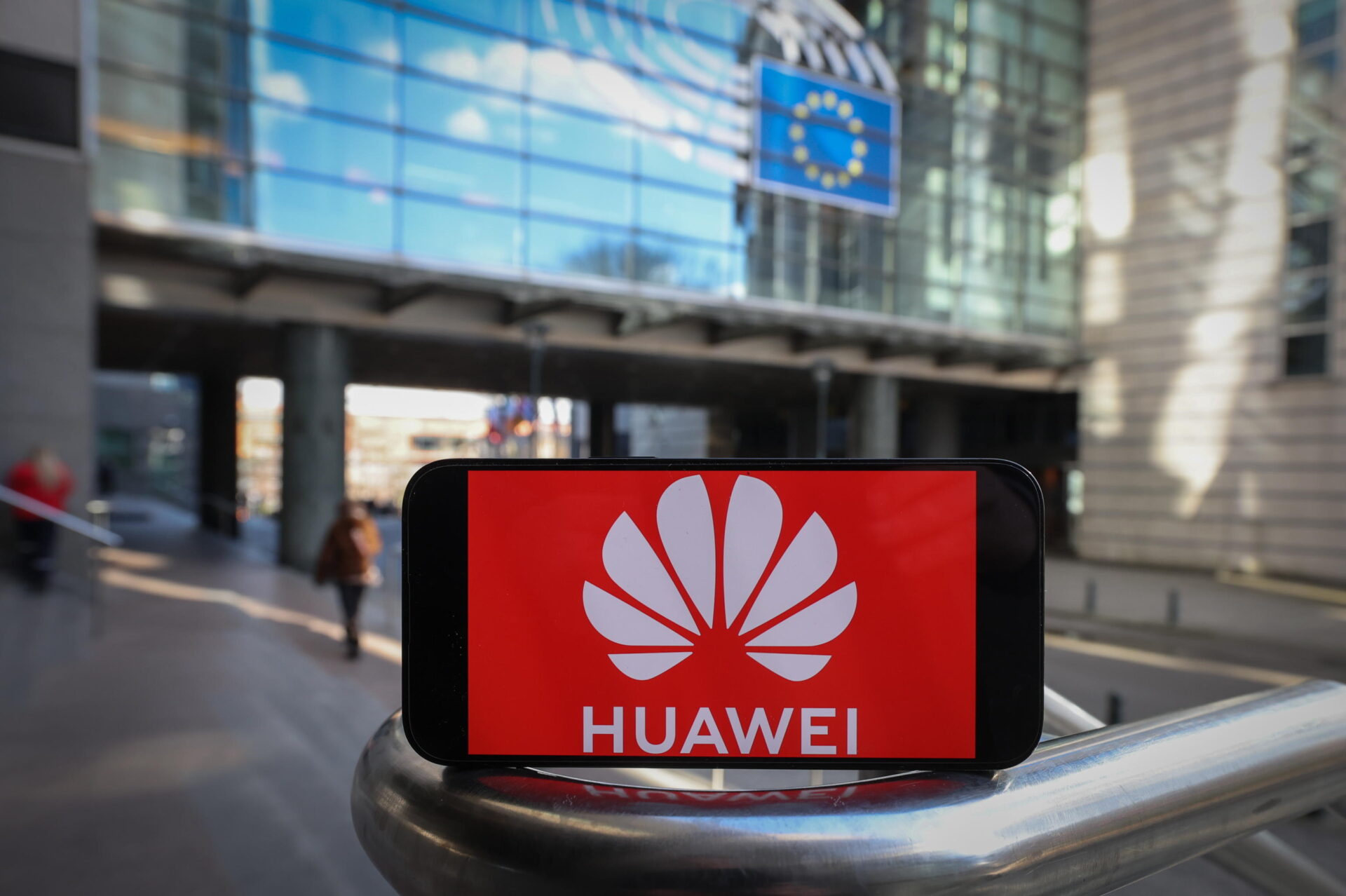 Dopo Qatar gate ecco Huawei gate, ennesimo scandalo al Parlamento europeo