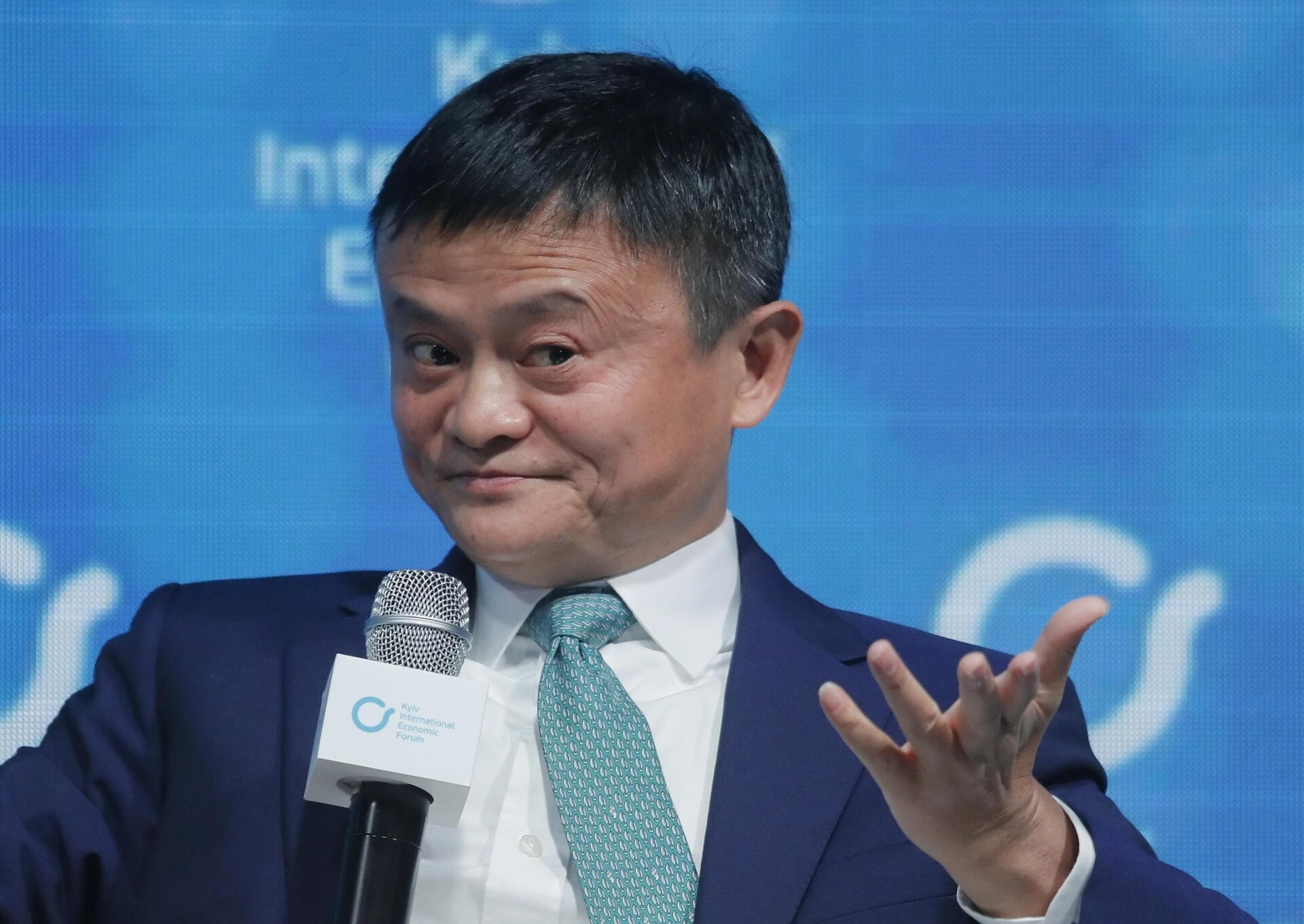 Cina: Jack Ma, emarginato nel 2020, è tornato in grande spolvero con… intelligenza