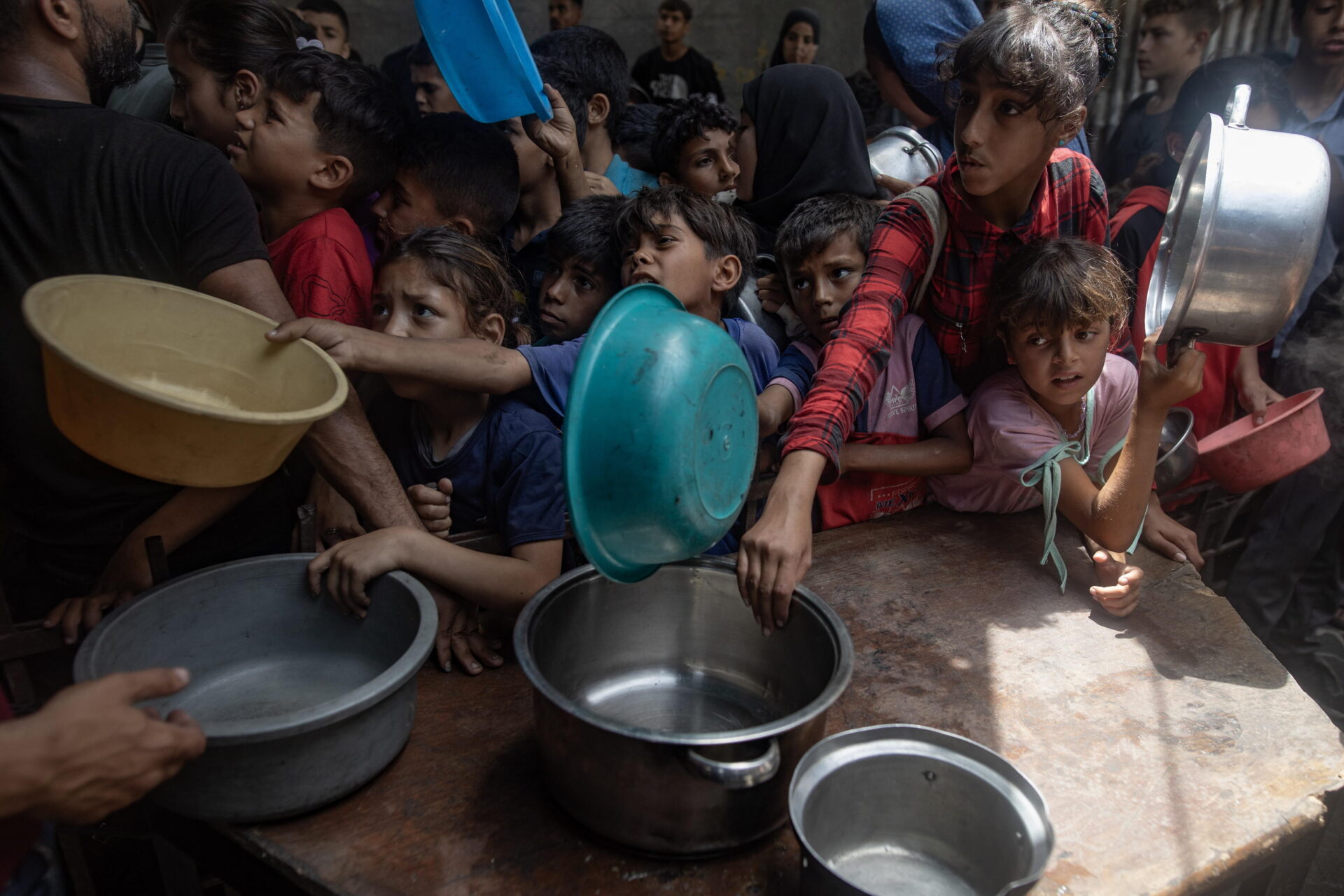 Gaza: Israele revoca il blocco, aiuti con il contagocce e dopo riconoscimento facciale Gaza: Israele revoca il blocco, aiuti con il contagocce e dopo riconoscimento facciale