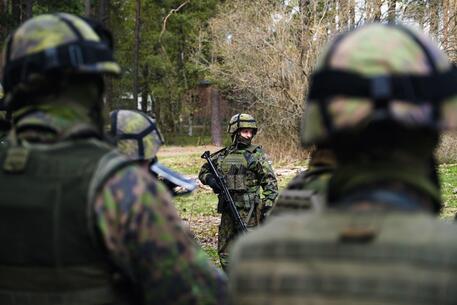 Quando entri nella Nato e non basta: la Russia riarma al confine, la Finlandia si preoccupa Quando entri nella Nato e non basta: la Russia riarma al confine, la Finlandia si preoccupa