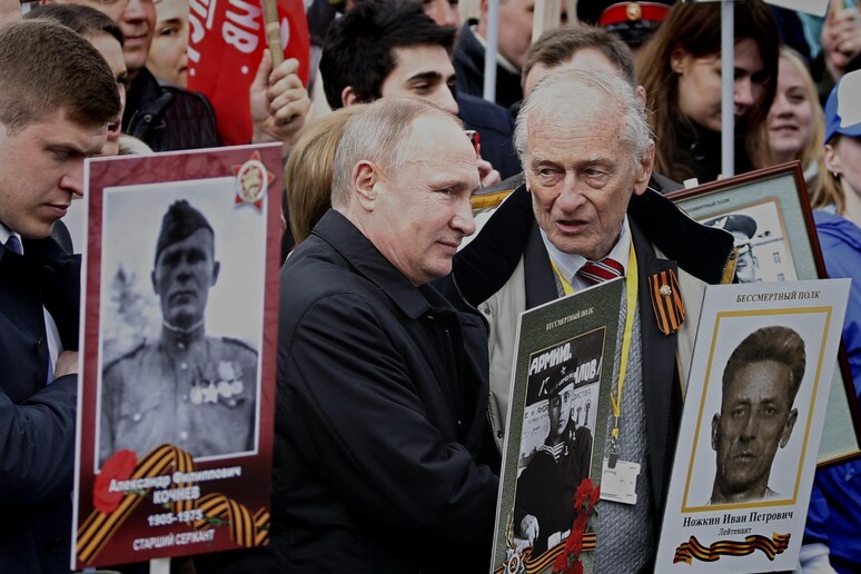 9 maggio 2015 quando l occidente cominciò a perdere la guerra in ucraina da It.insideover.com 9 maggio 2015 quando l occidente cominciò a perdere la guerra in ucraina