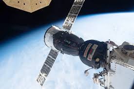 Abbattete quel satellite! La Russia, gli Usa, la Nato e la guerra nello spazio Abbattete quel satellite! La Russia, gli Usa, la Nato e la guerra nello spazio