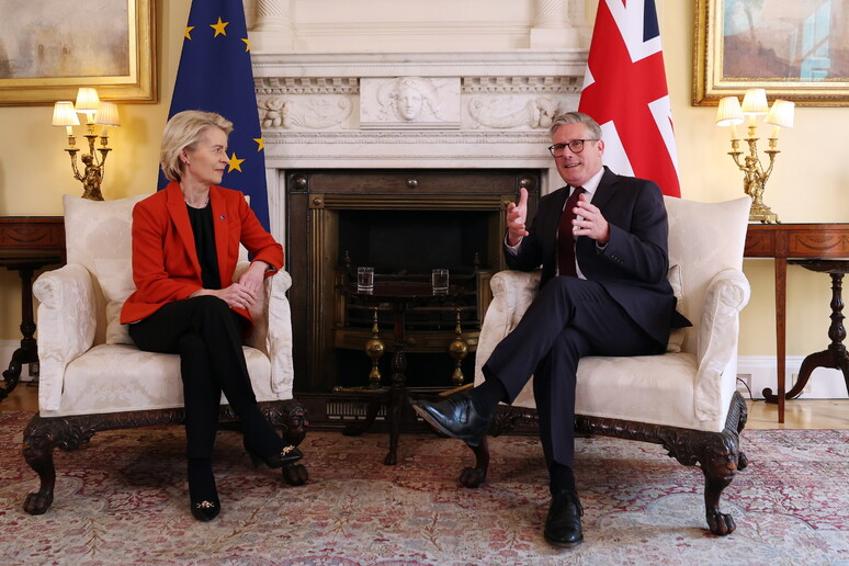 Reset dopo la Brexit? Londra e Bruxelles firmano ma i fantasmi restano Reset dopo la Brexit? Londra e Bruxelles firmano ma i fantasmi restano