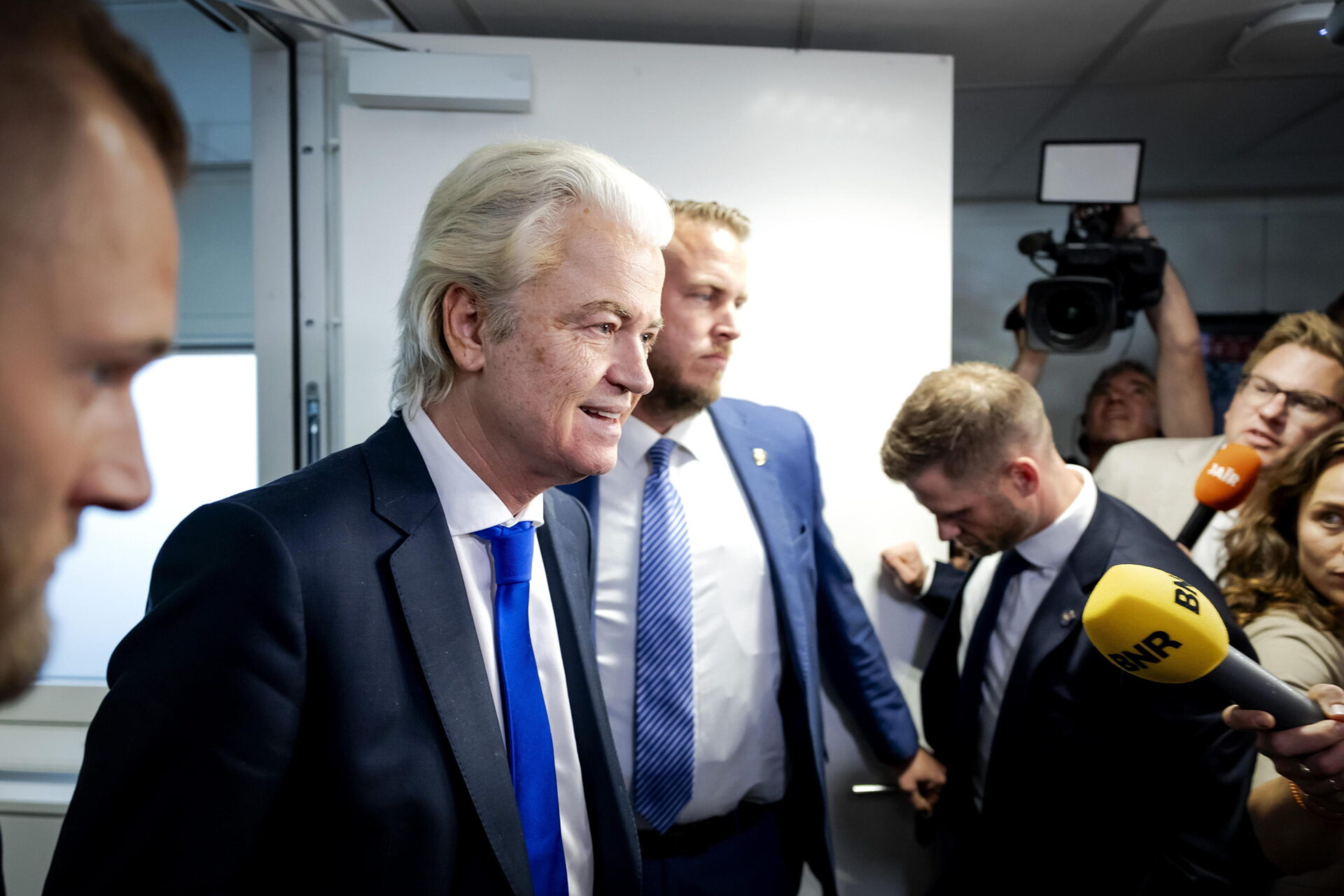 Olanda, sui migranti cade il governo Schoof: Wilders si sfila, Paese nel caos