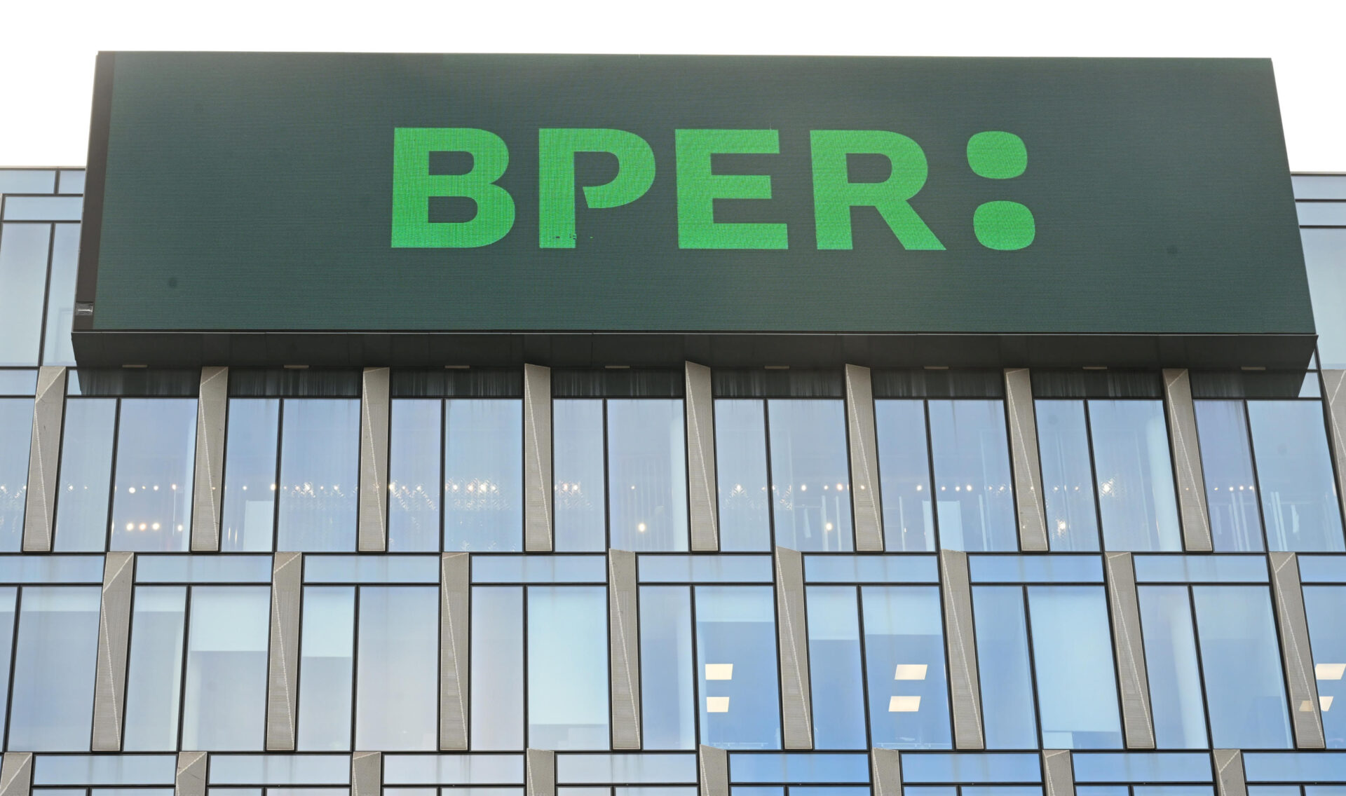 bper all8217ombra delle mosse di unipol spunta jp morgan al 10 e8230unicredit