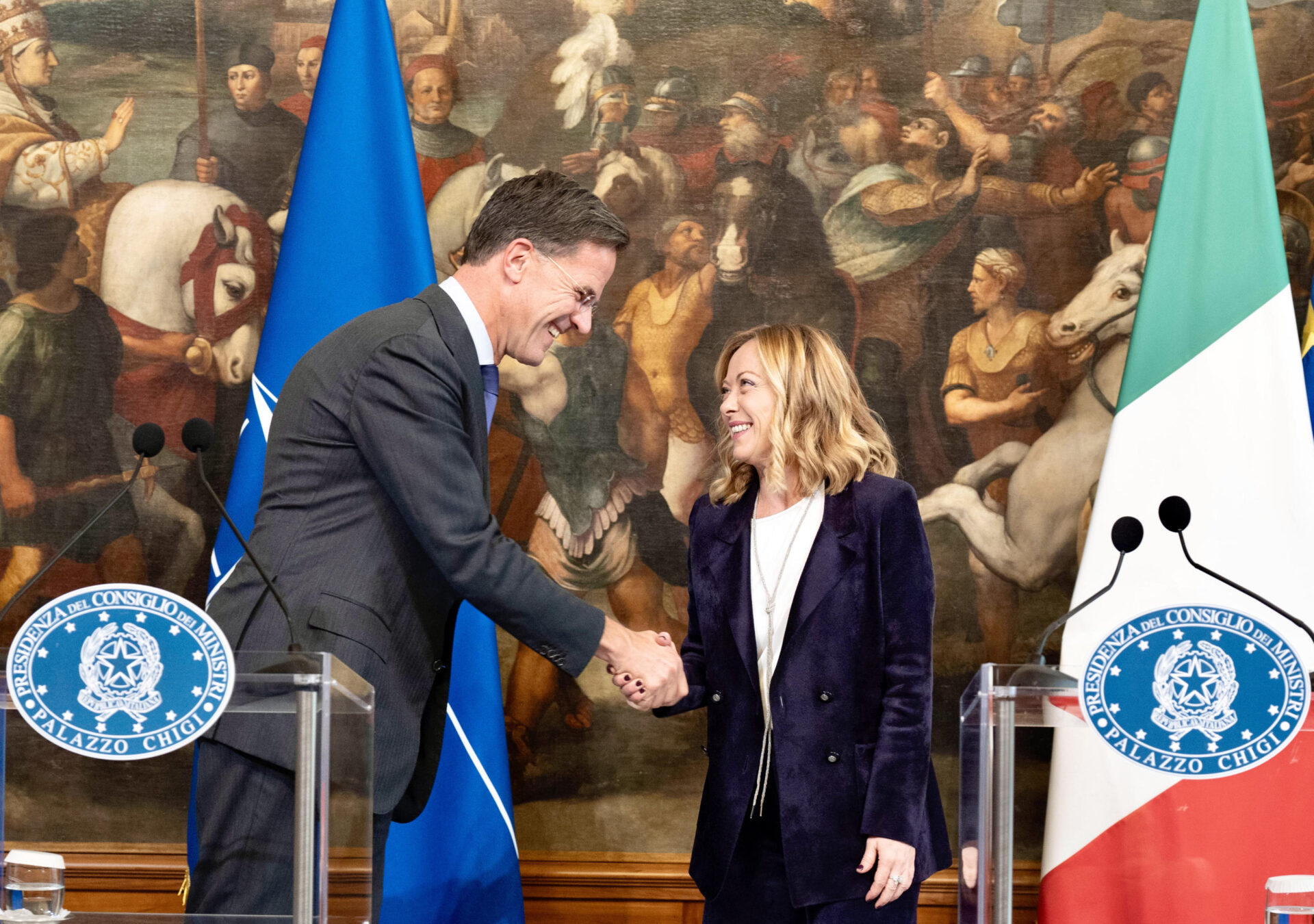 Meloni Rutte, la spesa militare e la corsa al 5% del Pil: per l’Italia servono 100 miliardi Meloni Rutte, la spesa militare e la corsa al 5% del Pil: per l’Italia servono 100 miliardi
