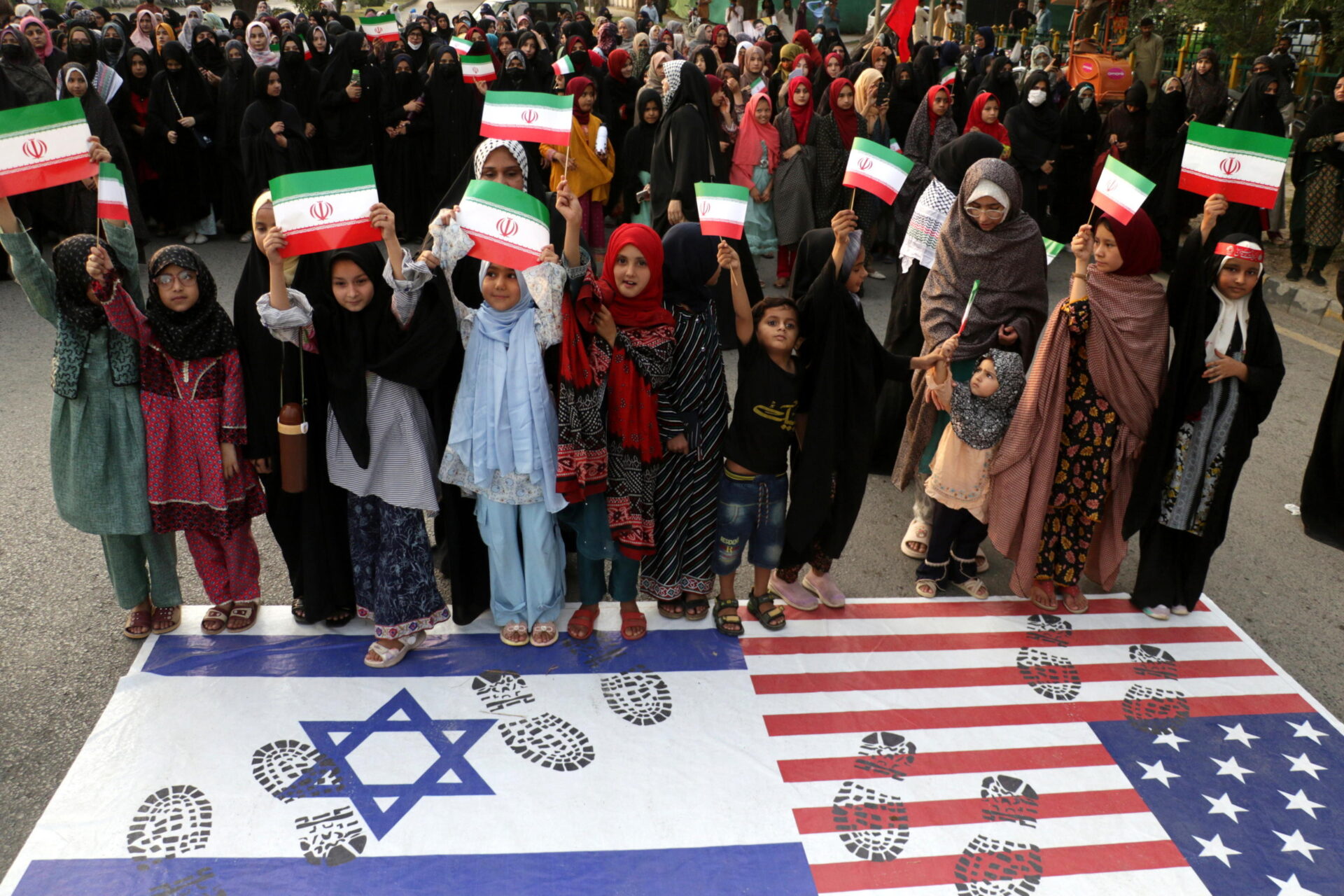 pakistan ma anche indonesia malesia e corea del nord l8217asia che sta con l8217iran