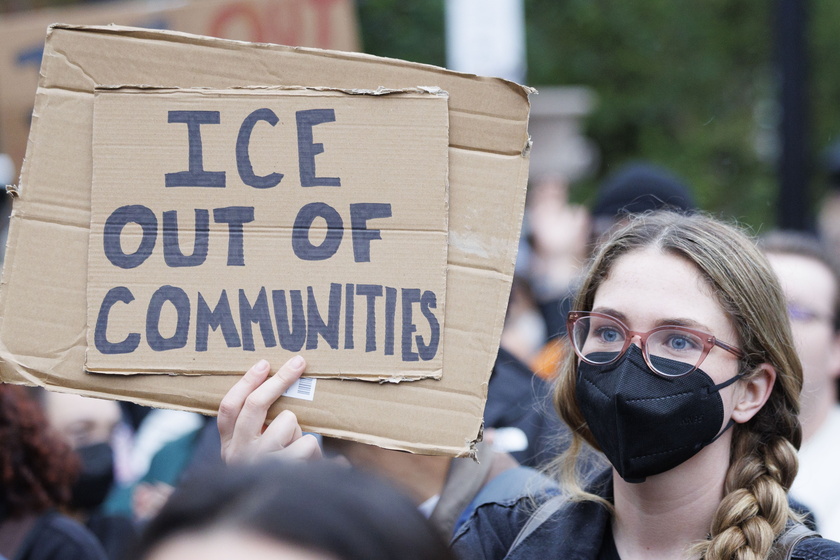 trump ferma le retate ice pesa la pressione delle lobby ispaniche e delle aziende