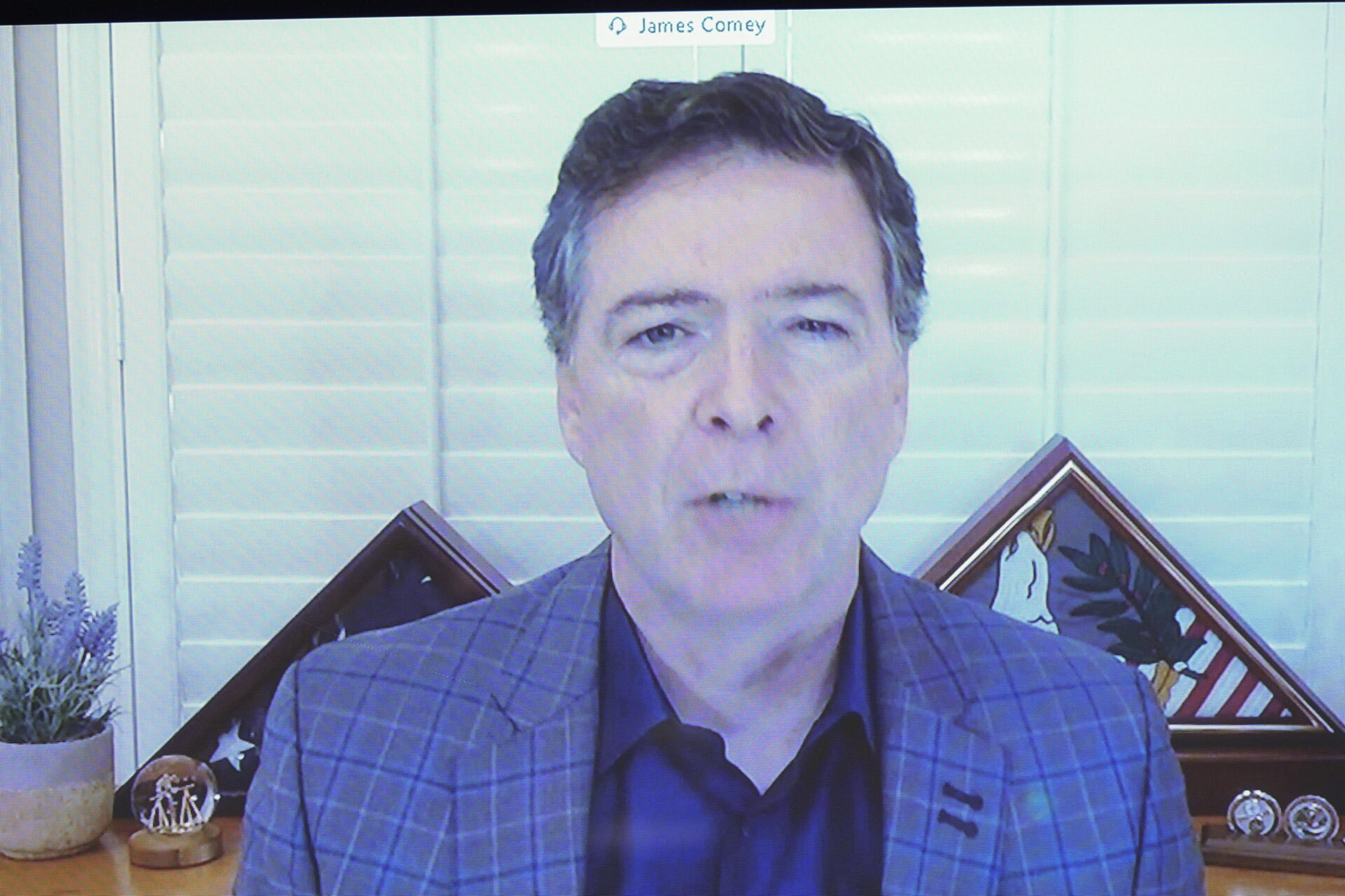 Russiagate: indagati James Comey e John Brennan, ex direttori dell’FBI e della CIA Russiagate: indagati James Comey e John Brennan, ex direttori dell’FBI e della CIA