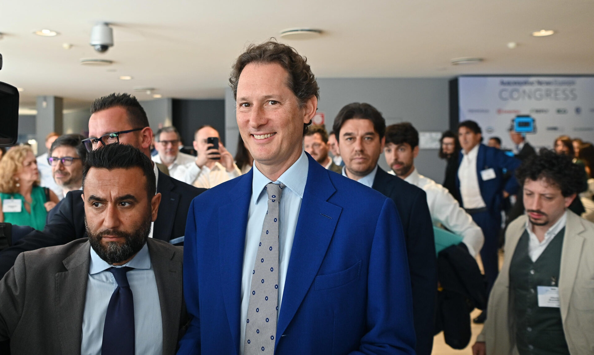 elkann i 175 milioni al fisco per l8217eredit224 agnelli e la delocalizzazione come dogma