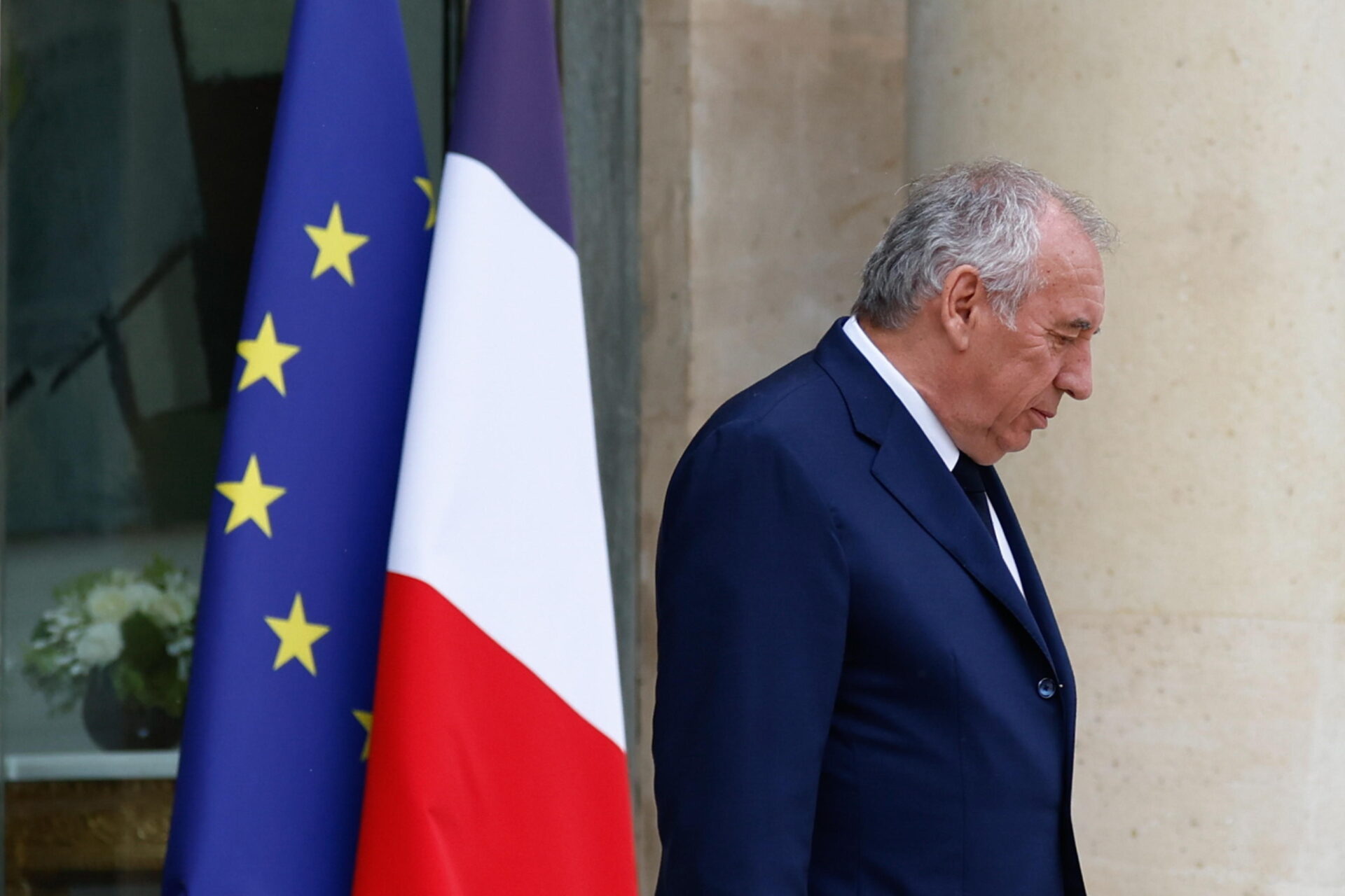 Tagli a pensioni e sanità, più fondi alla Difesa: l’azzardo di Bayrou sull’austerità militare Tagli a pensioni e sanità, più fondi alla Difesa: l’azzardo di Bayrou sull’austerità militare