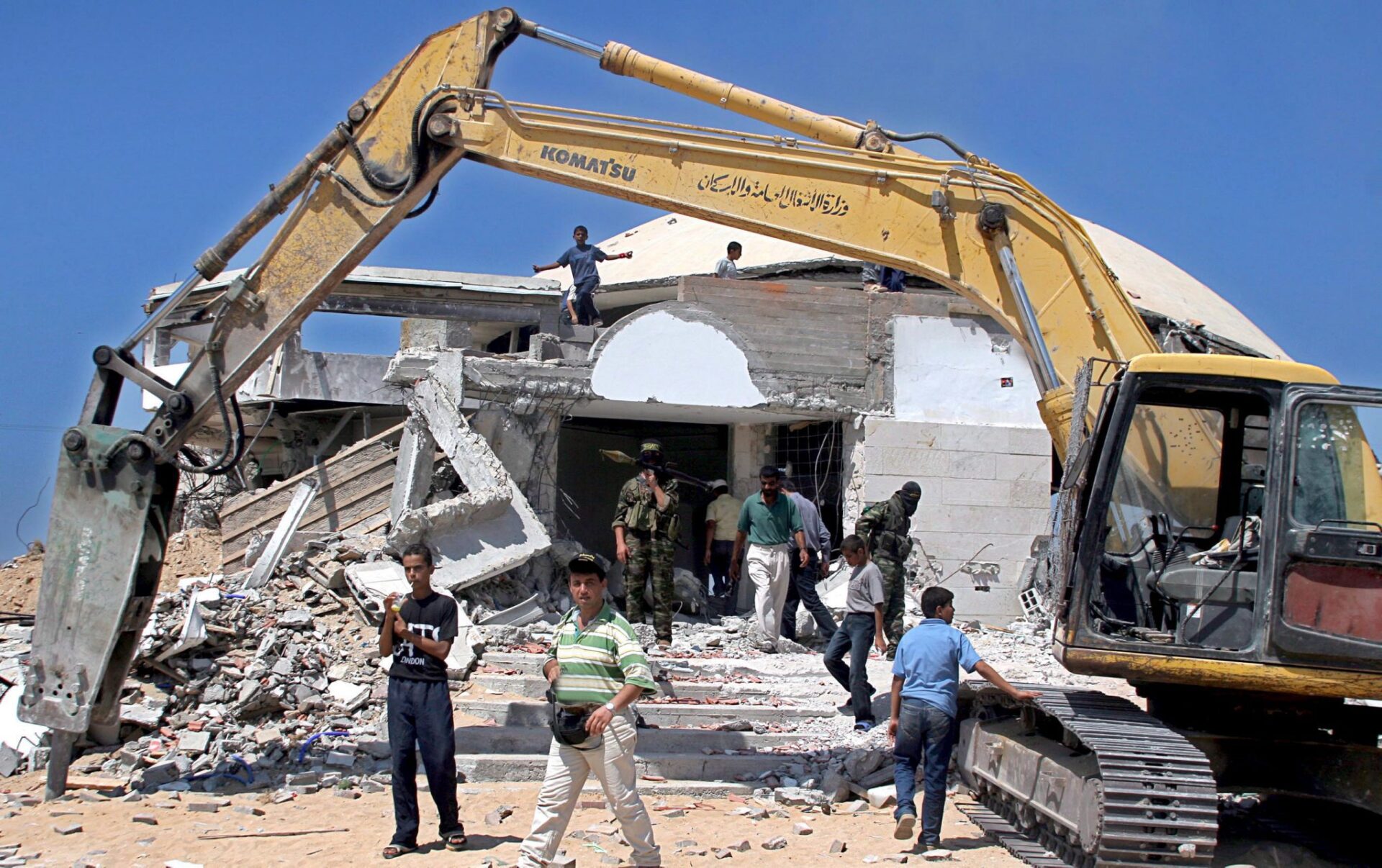 Israele paga migliaia di dollari ai civili per demolire case a Gaza Israele paga migliaia di dollari ai civili per demolire case a Gaza