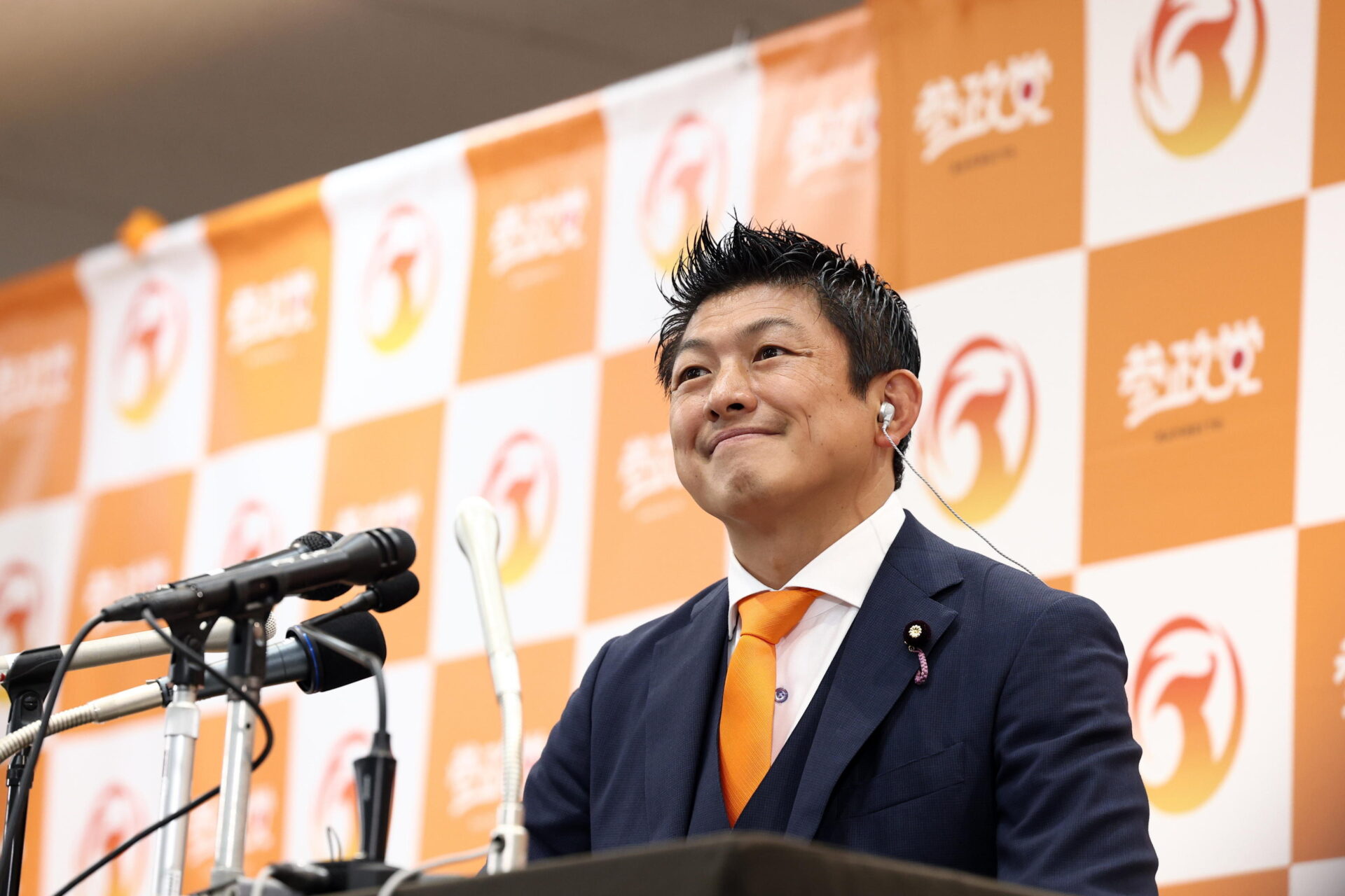 Giappone: chi è Sohei Kamiya, il leader del partito di estrema destra Sanseito Giappone: chi è Sohei Kamiya, il leader del partito di estrema destra Sanseito