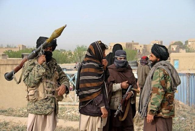L’esercito pakistano ha ucciso 30 miliziani al confine con l’Afghanistan L’esercito pakistano ha ucciso 30 miliziani al confine con l’Afghanistan