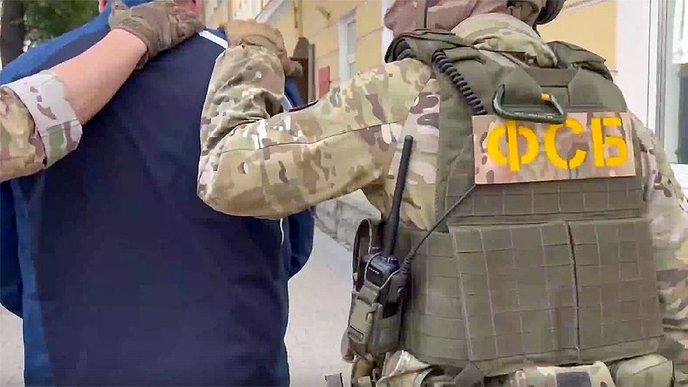 dio poco patria cos236 cos236 famiglia solo la mia la russia tra valori tradizionali e corruzione quotidiana