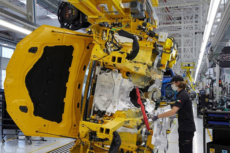 stellantis il piano marocco al posto del piano italia produzione raddoppiata a kenitra