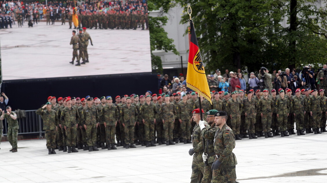 la germania di merz vara il maxi riarmo ma i tedeschi non vogliono combattere
