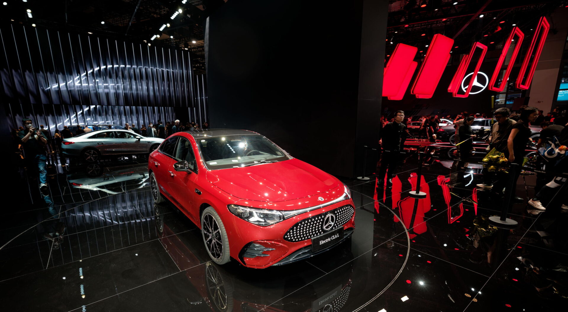 la nuova vita di mercedes riparte dall8217automobilista ricco della cina fate spazio alla cla l