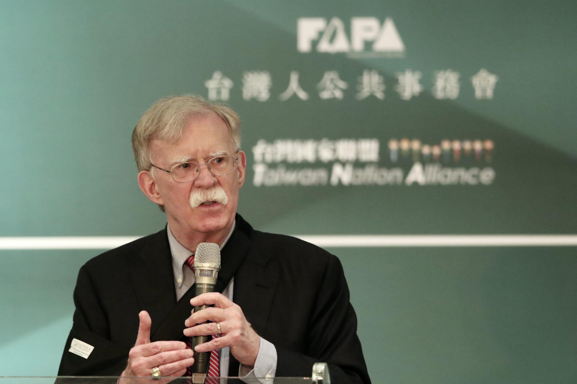 Usa: la Fbi a casa del “falco” neocon John Bolton