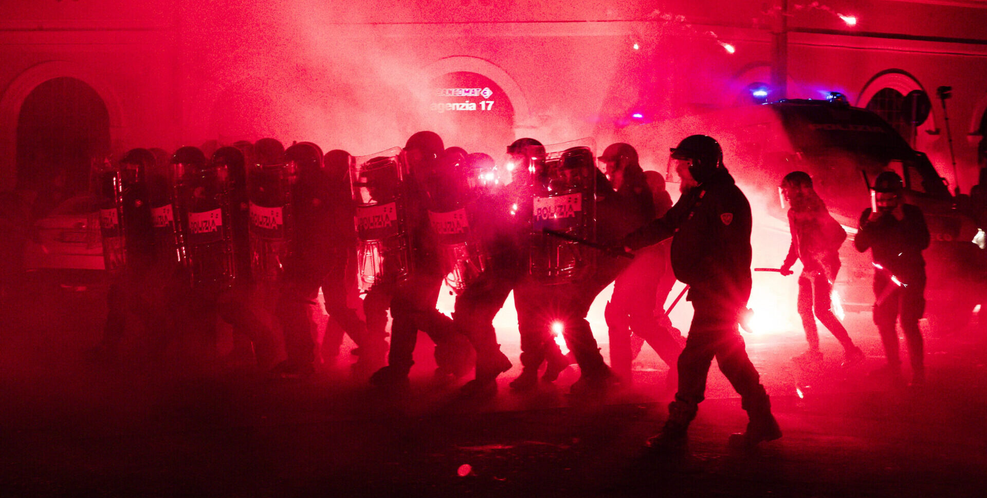 L’ombra sinistra della guerra civile in Europa: “Ci sono tutte le condizioni” L’ombra sinistra della guerra civile in Europa: “Ci sono tutte le condizioni”