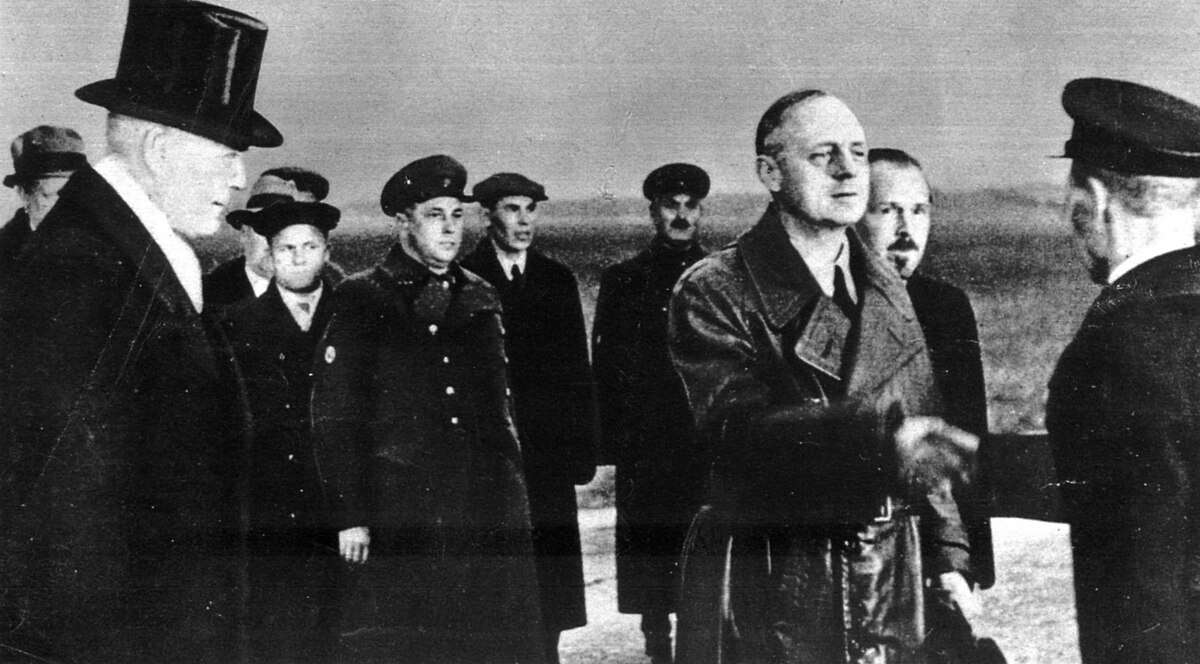 Il patto Molotov Ribbentrop, 86 anni dopo: quando Germania e Urss decisero il futuro della Polonia Il patto Molotov Ribbentrop, 86 anni dopo: quando Germania e Urss decisero il futuro della Polonia