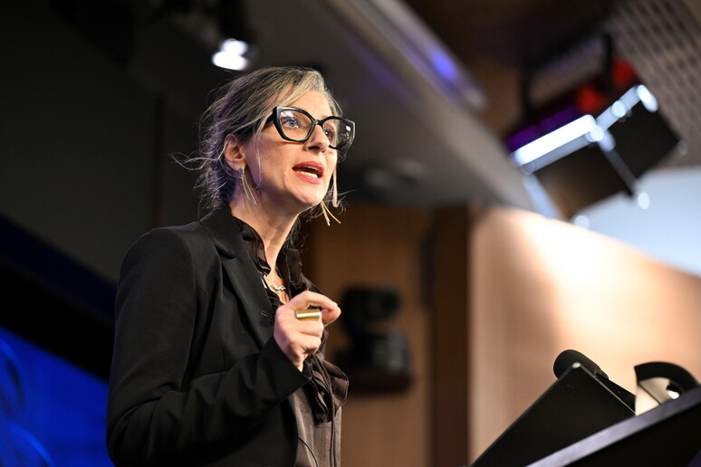 francesca albanese e la lobby estremista che cerca di cancellarla da x