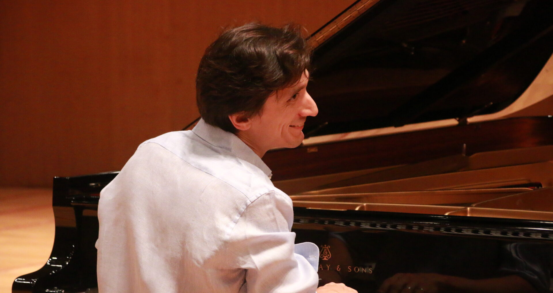 Dopo lo stop di Bologna, il pianista Romanovsky suonerà a Pergine Valsugana: sfida alla censura