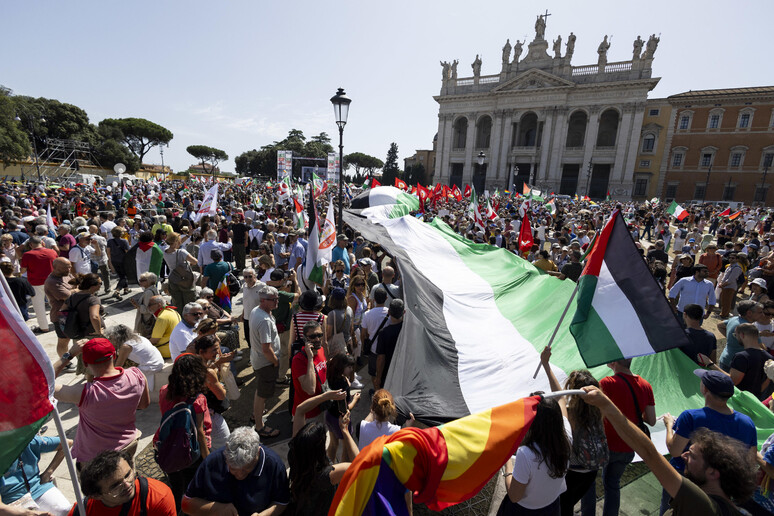 il sondaggio you trend gli italiani e non solo a sinistra sono sempre pi249 lontani da israele