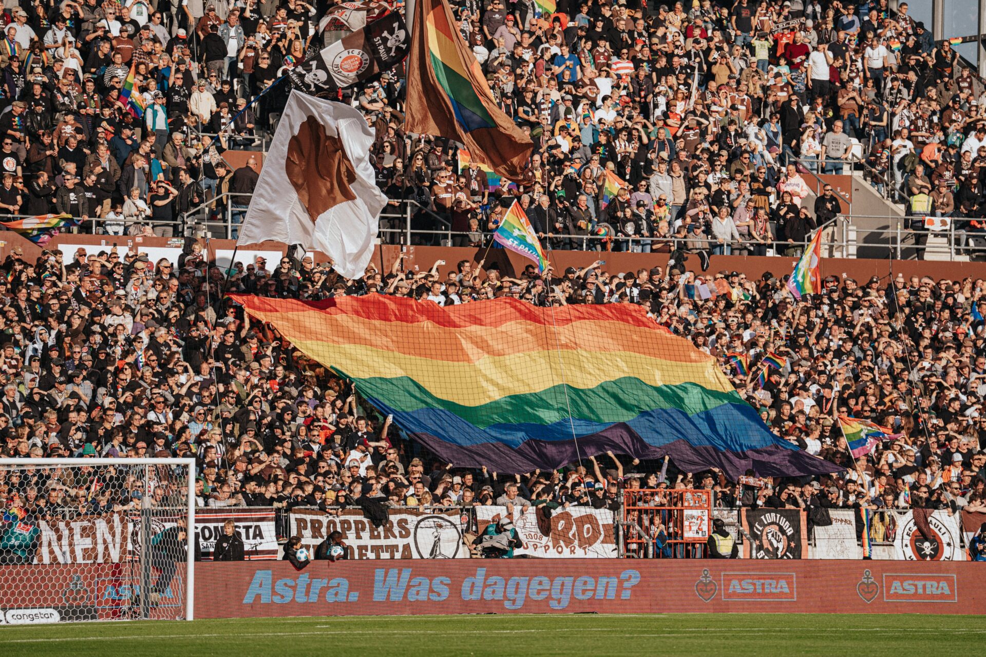 non solo per sport 8211 il st pauli cambia idea su gaza come tutta la germania