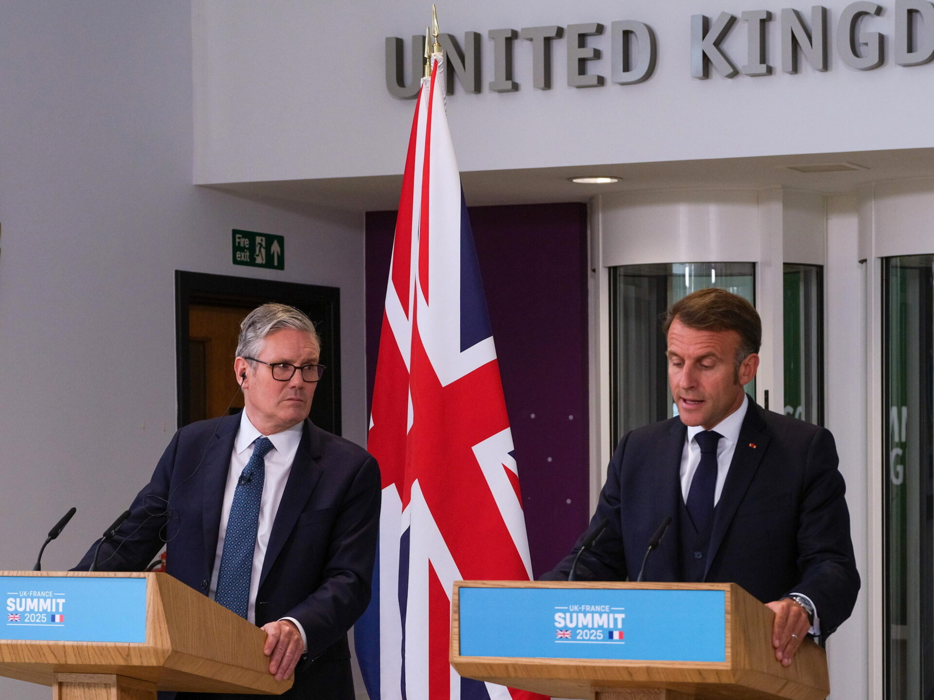 Tempesta perfetta in Francia e Uk: il debito assedia Macron e Starmer, il rigore spinge i populisti Tempesta perfetta in Francia e Uk: il debito assedia Macron e Starmer, il rigore spinge i populisti