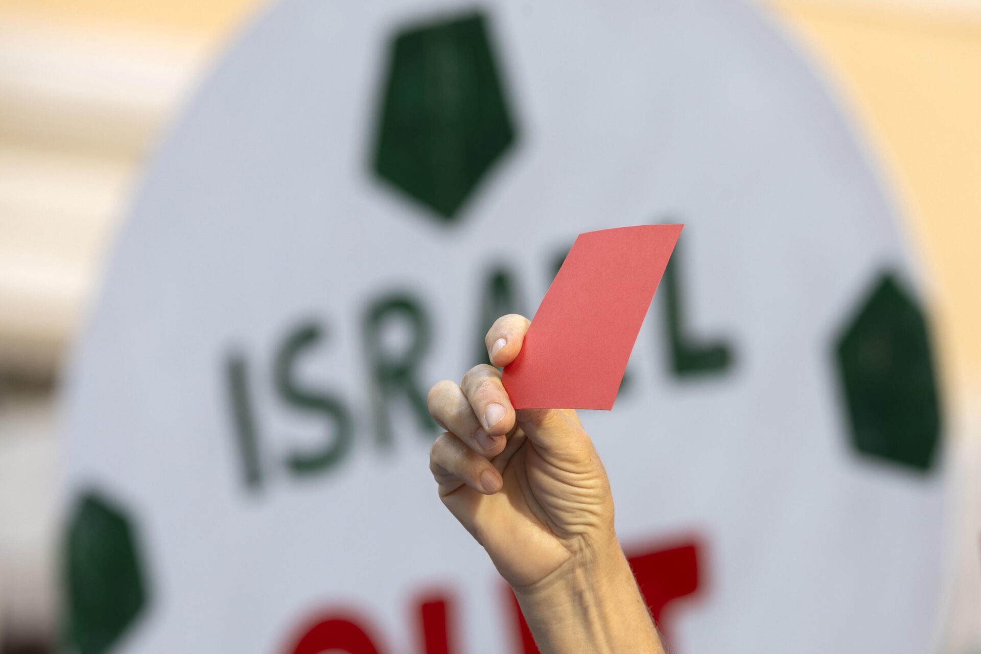 la vendetta del qatar passa dal calcio pressione sulla uefa per sospendere israele dopo l8217attacco a doha