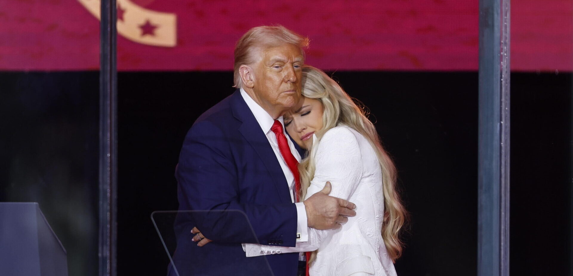 l8217addio a charlie kirk le parole di erika le accuse di carlson e i punti oscuri dell8217omicidio